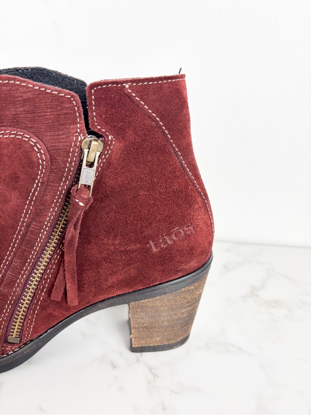 Taos Dillie Comfortable Wine Suede Ankle Booties Sz 8/8.5 - Picture 10 of 12